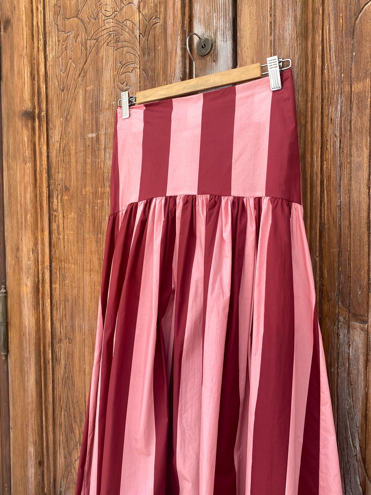 Falda Riviera